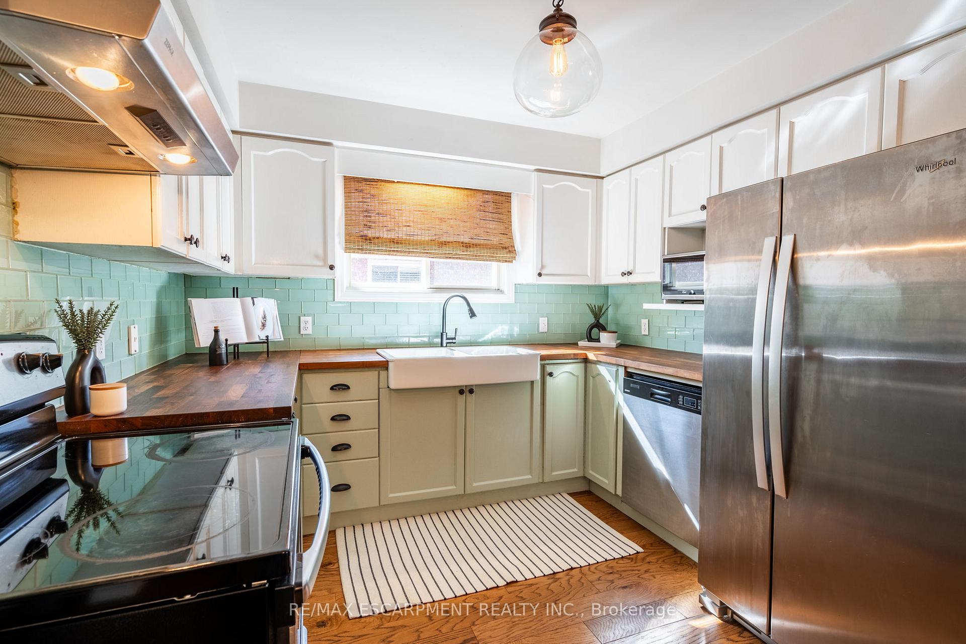 Photo 9 of 16 Hawk Street, Brant, South Dumfries — HOMEH