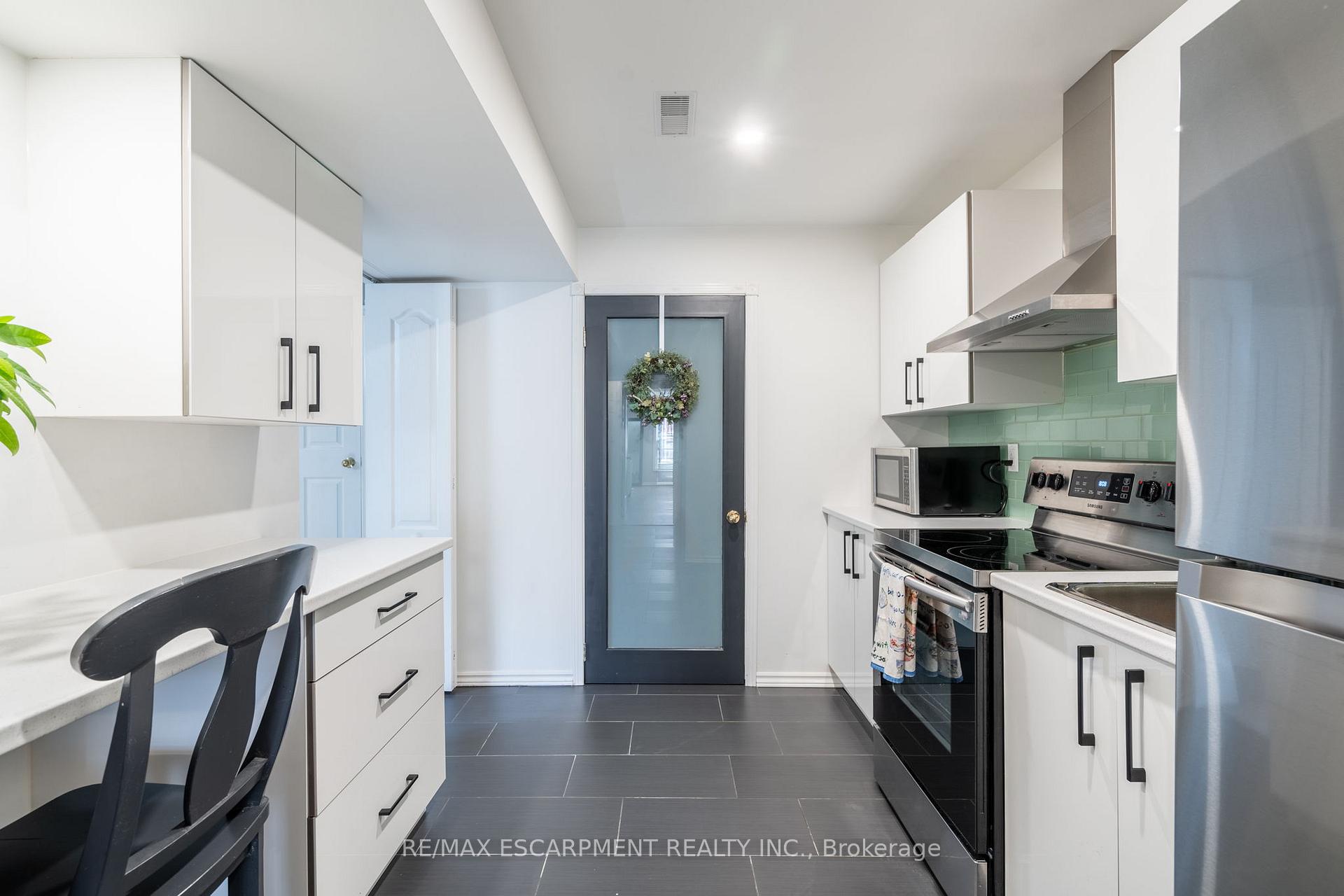 Photo 23 of 16 Hawk Street, Brant, South Dumfries — HOMEH