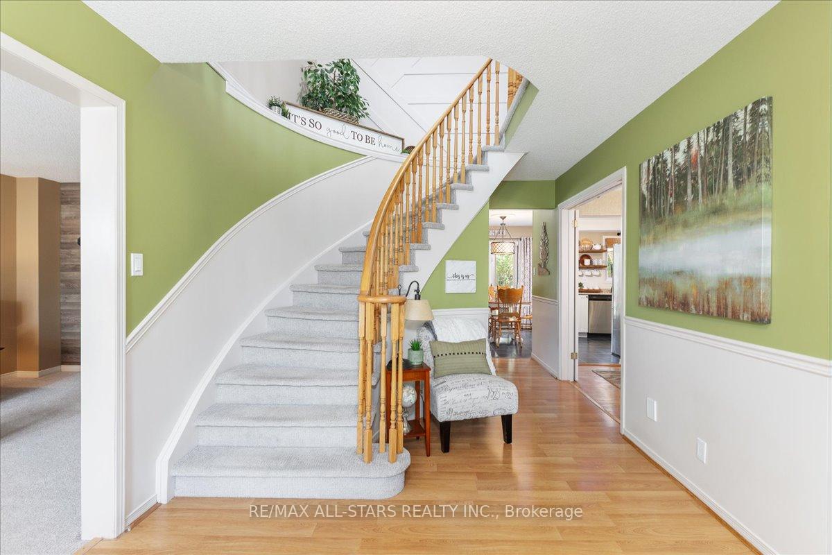Photo 6 of 15 Ailsa Drive, Georgina, Keswick North — HOMEH