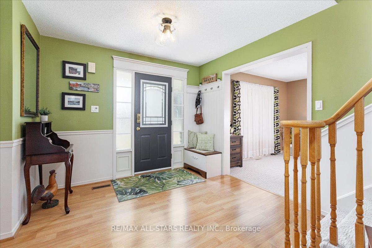 Photo 7 of 15 Ailsa Drive, Georgina, Keswick North — HOMEH