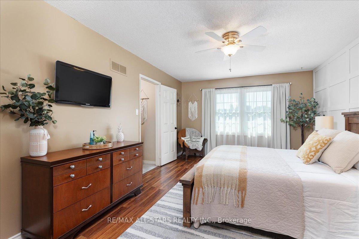 Photo 25 of 15 Ailsa Drive, Georgina, Keswick North — HOMEH