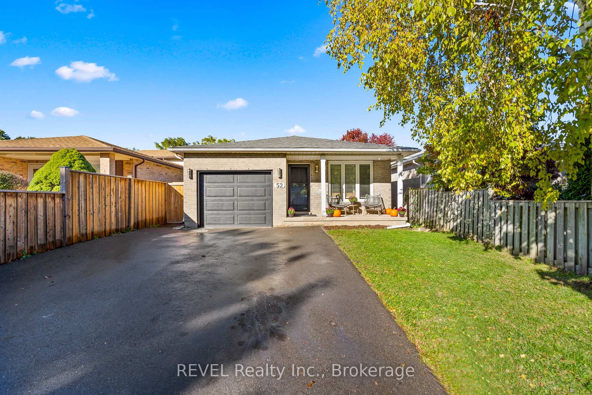 Photo 2 of 52 Sandra Crescent, Grimsby, Grimsby East — HOMEH