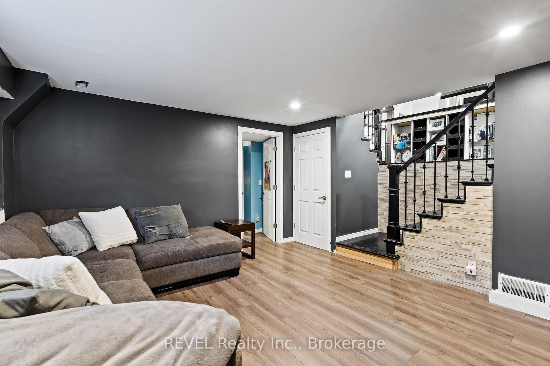Photo 17 of 52 Sandra Crescent, Grimsby, Grimsby East — HOMEH
