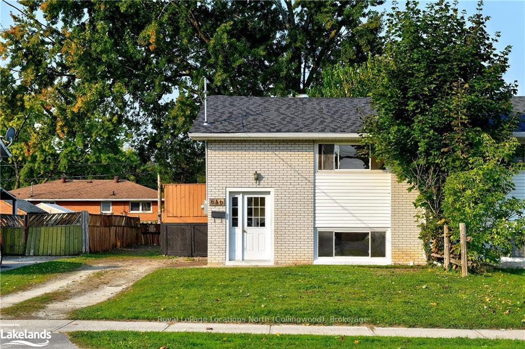 Photo 2 of 646 Oak Street, Collingwood — HOMEH