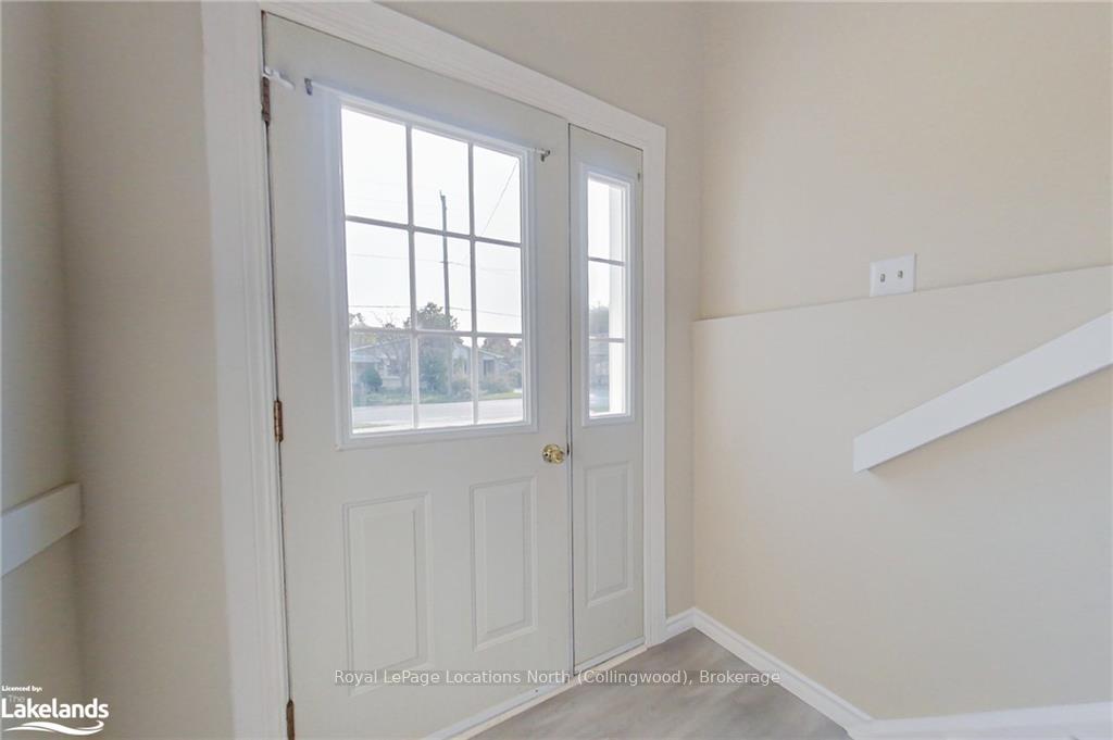 Photo 3 of 646 Oak Street, Collingwood — HOMEH