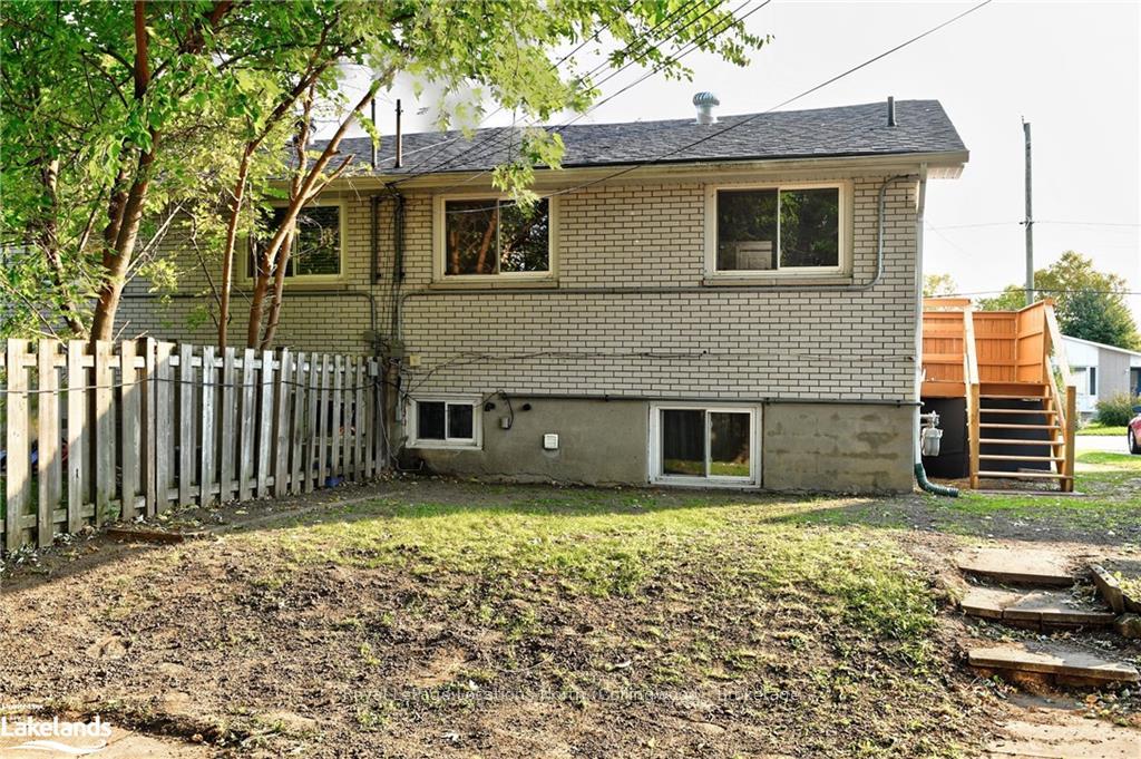 Photo 18 of 646 Oak Street, Collingwood — HOMEH