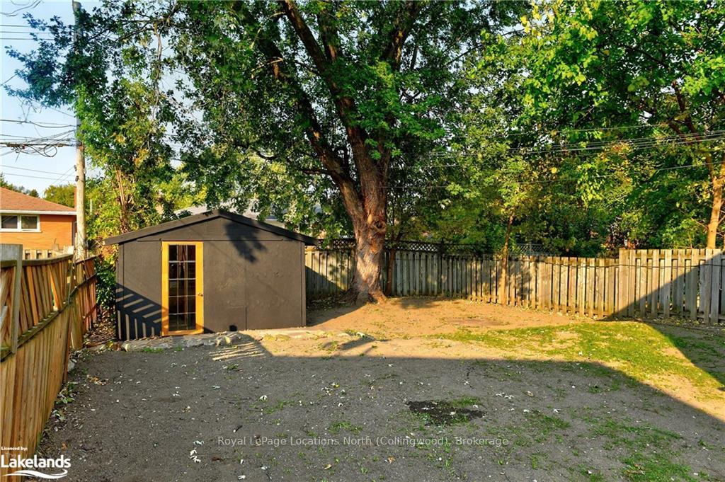 Photo 19 of 646 Oak Street, Collingwood — HOMEH