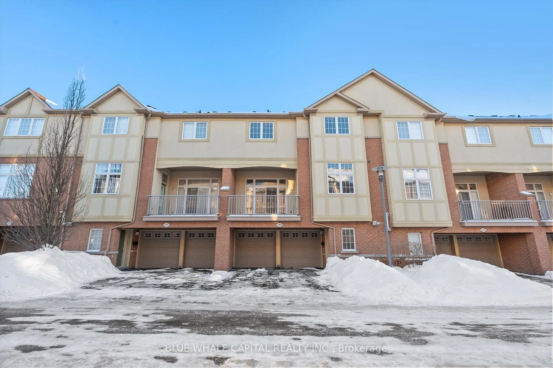 Photo 2 of 189 Legends Way, Markham, Unionville — HOMEH