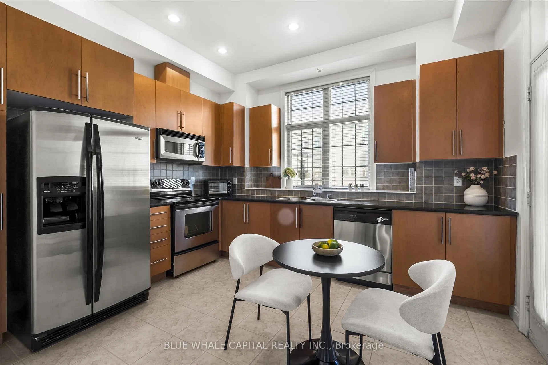 Photo 6 of 189 Legends Way, Markham, Unionville — HOMEH