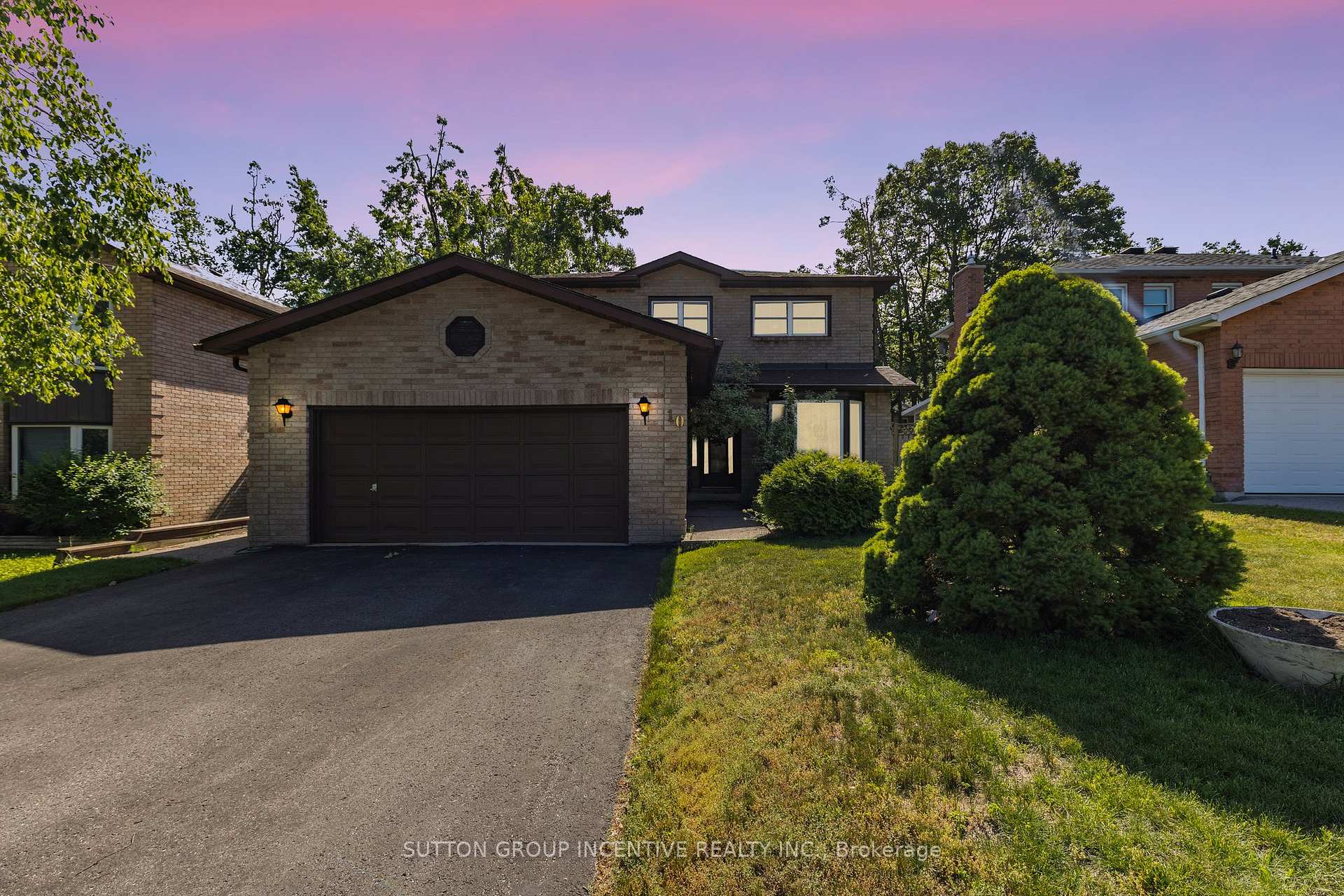 Photo 2 of 10 Keats Drive, Barrie, Letitia Heights — HOMEH