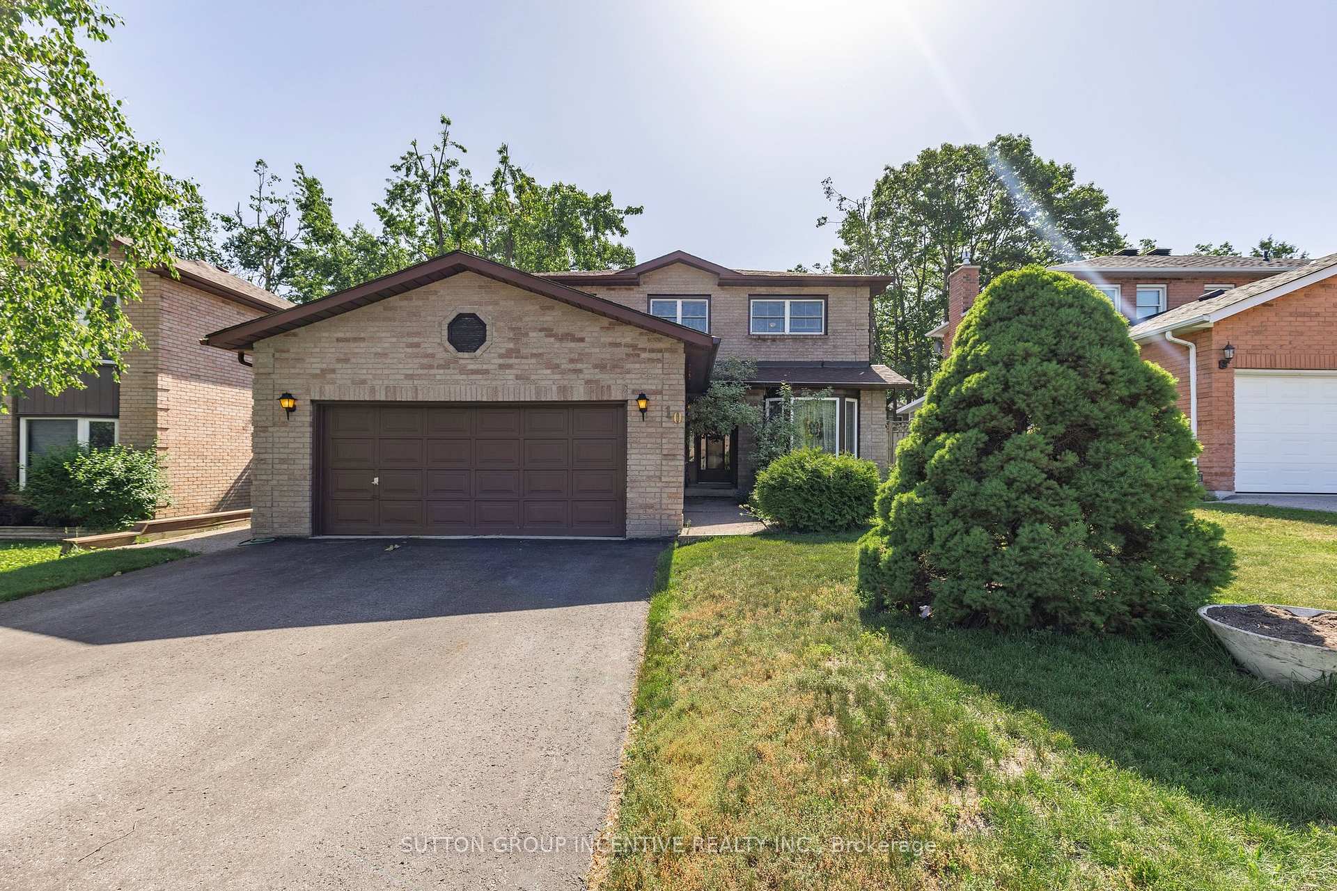 Photo 4 of 10 Keats Drive, Barrie, Letitia Heights — HOMEH
