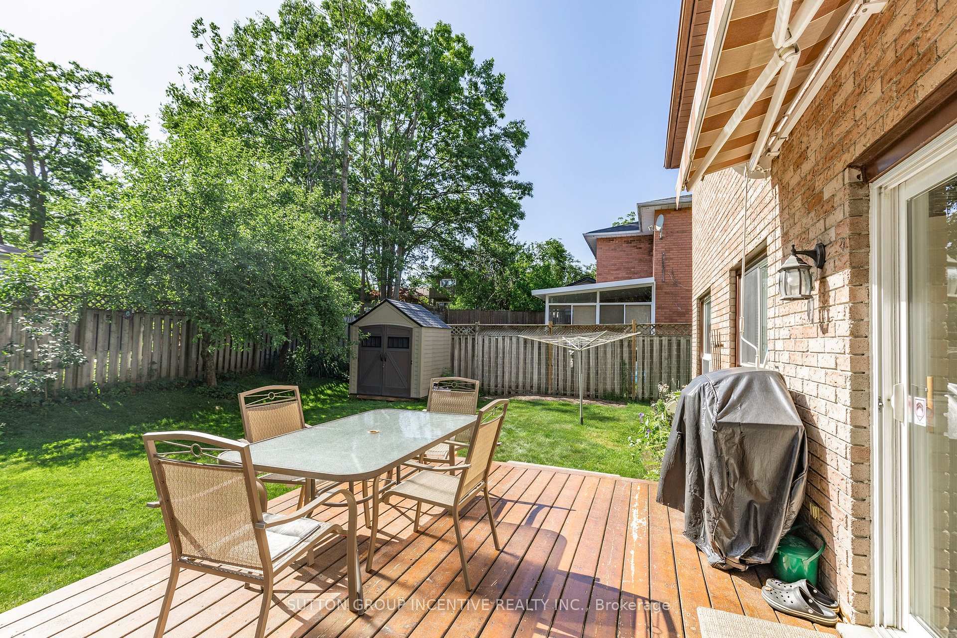 Photo 6 of 10 Keats Drive, Barrie, Letitia Heights — HOMEH