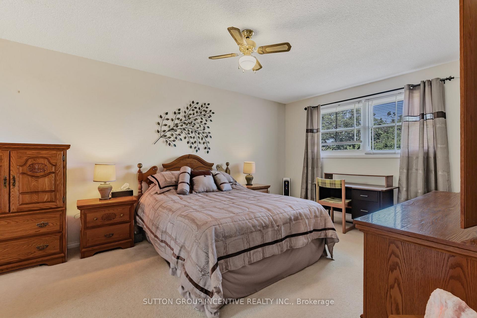 Photo 29 of 10 Keats Drive, Barrie, Letitia Heights — HOMEH