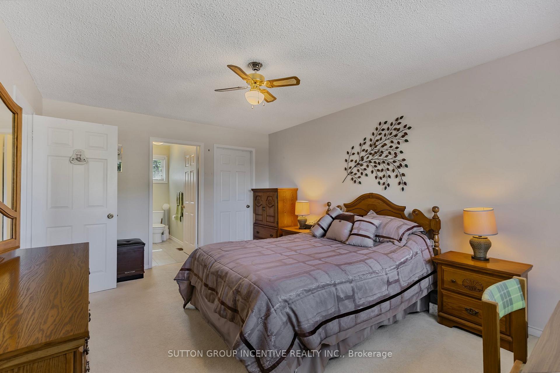 Photo 30 of 10 Keats Drive, Barrie, Letitia Heights — HOMEH