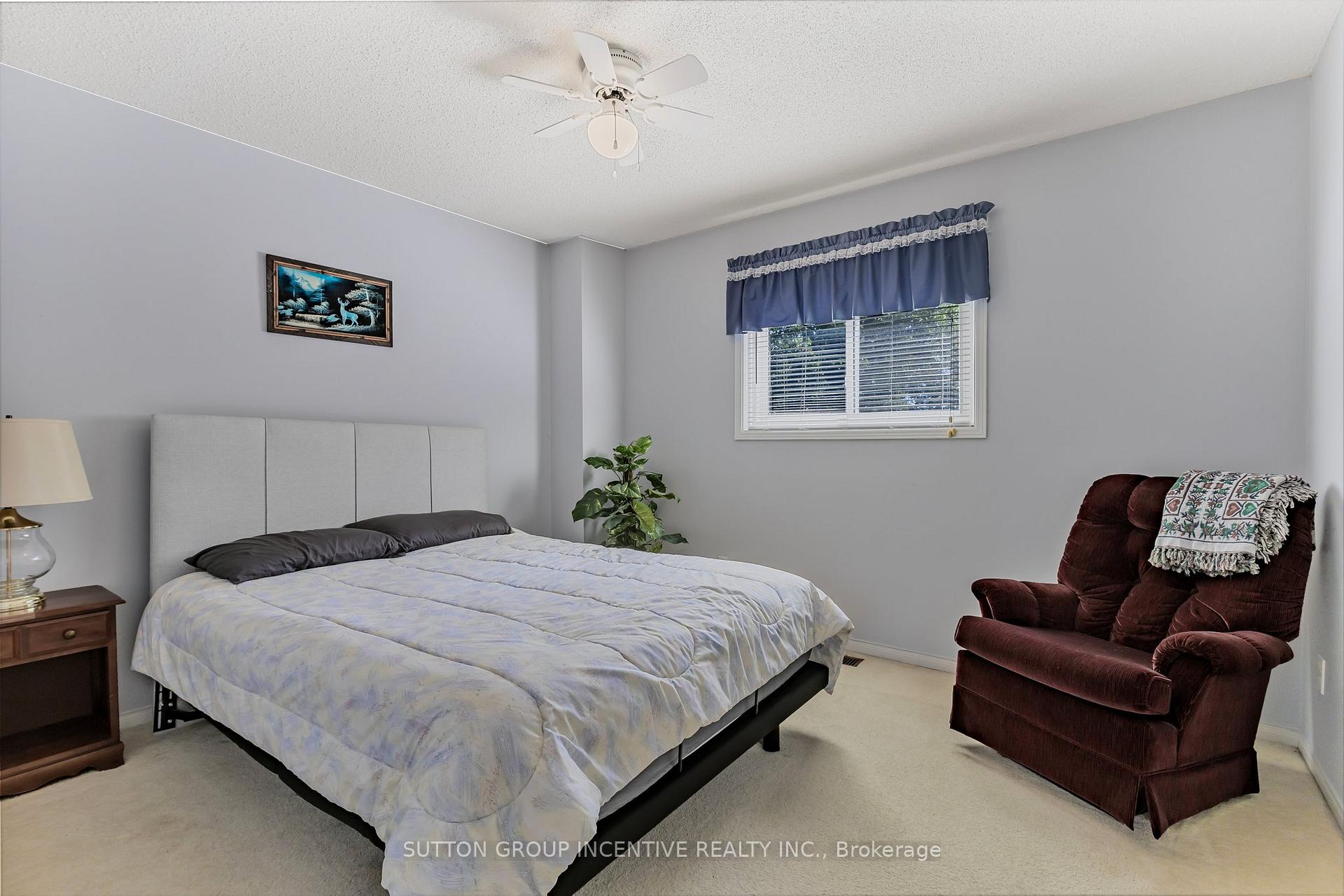 Photo 32 of 10 Keats Drive, Barrie, Letitia Heights — HOMEH