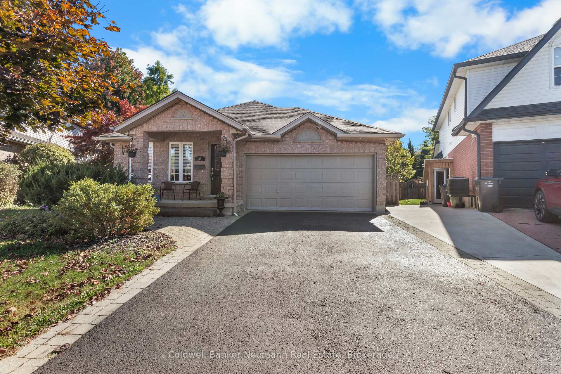Photo 1 of Unit B, 45 Hayward Crescent, Guelph, Clairfields/Hanlon Business Park — HOMEH
