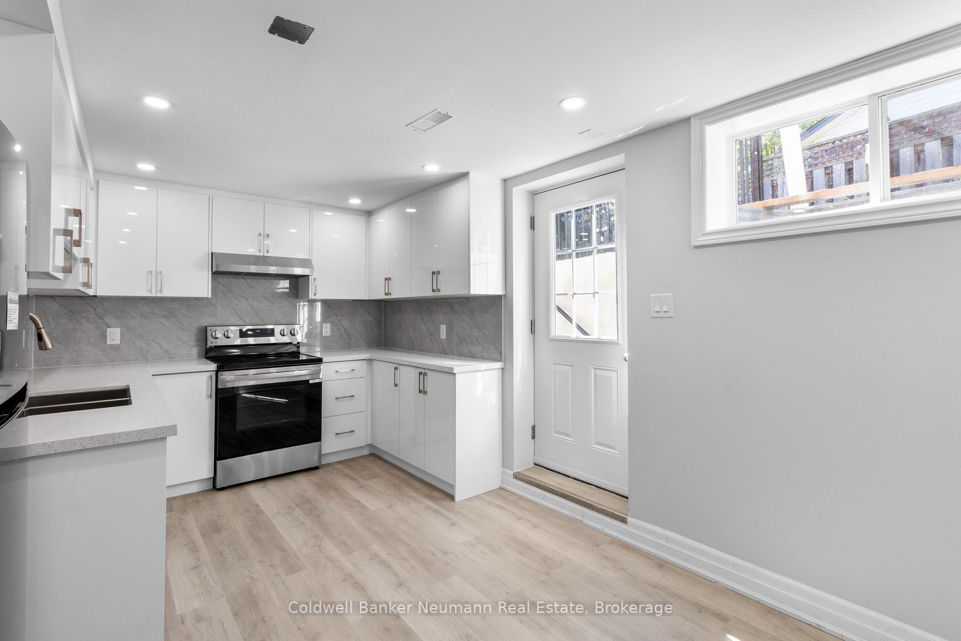 Photo 3 of Unit B, 45 Hayward Crescent, Guelph, Clairfields/Hanlon Business Park — HOMEH