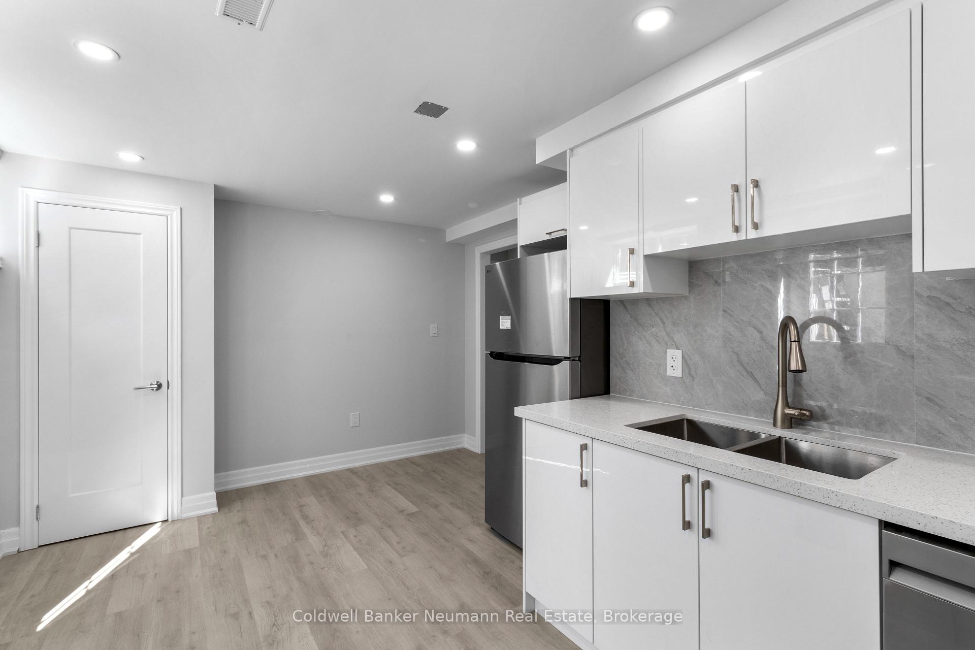 Photo 4 of Unit B, 45 Hayward Crescent, Guelph, Clairfields/Hanlon Business Park — HOMEH