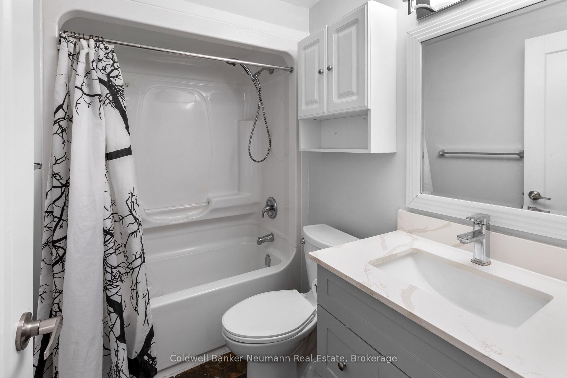 Photo 5 of Unit B, 45 Hayward Crescent, Guelph, Clairfields/Hanlon Business Park — HOMEH