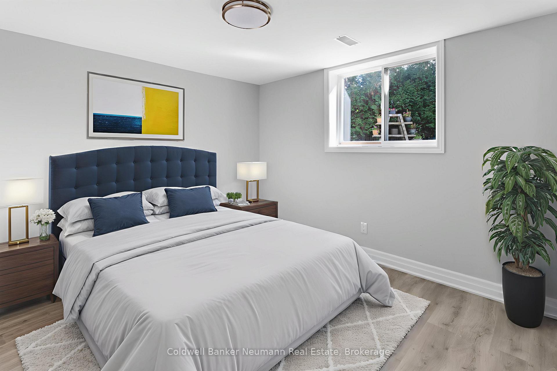 Photo 6 of Unit B, 45 Hayward Crescent, Guelph, Clairfields/Hanlon Business Park — HOMEH