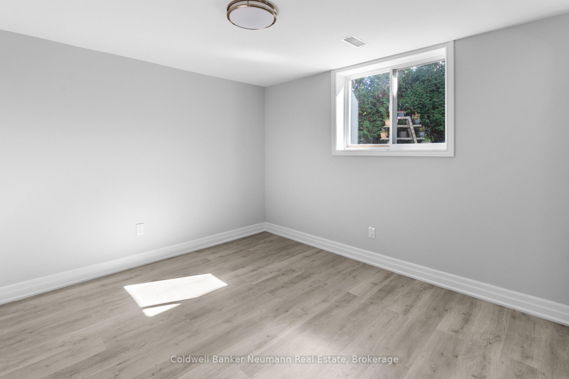 Photo 7 of Unit B, 45 Hayward Crescent, Guelph, Clairfields/Hanlon Business Park — HOMEH