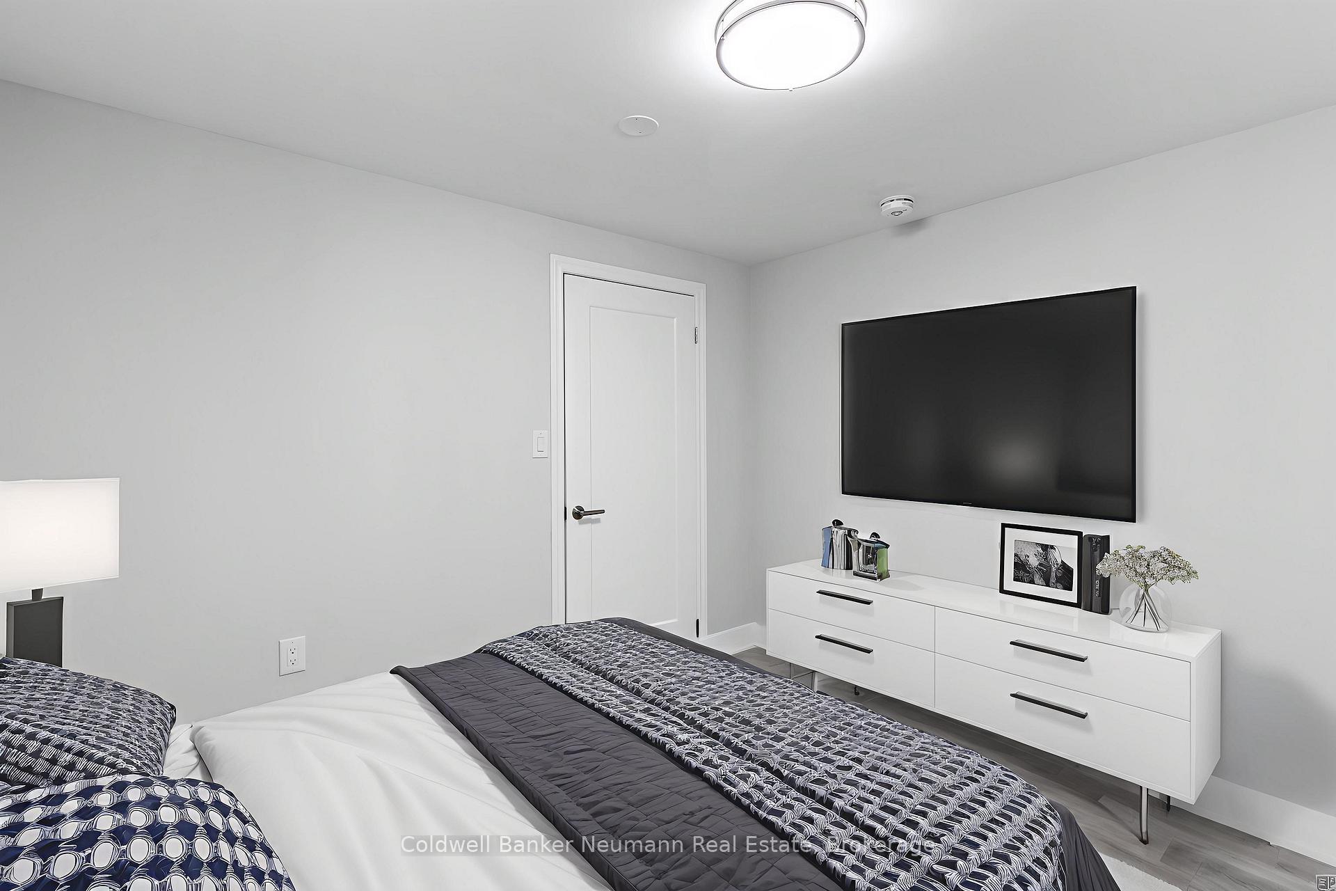 Photo 10 of Unit B, 45 Hayward Crescent, Guelph, Clairfields/Hanlon Business Park — HOMEH