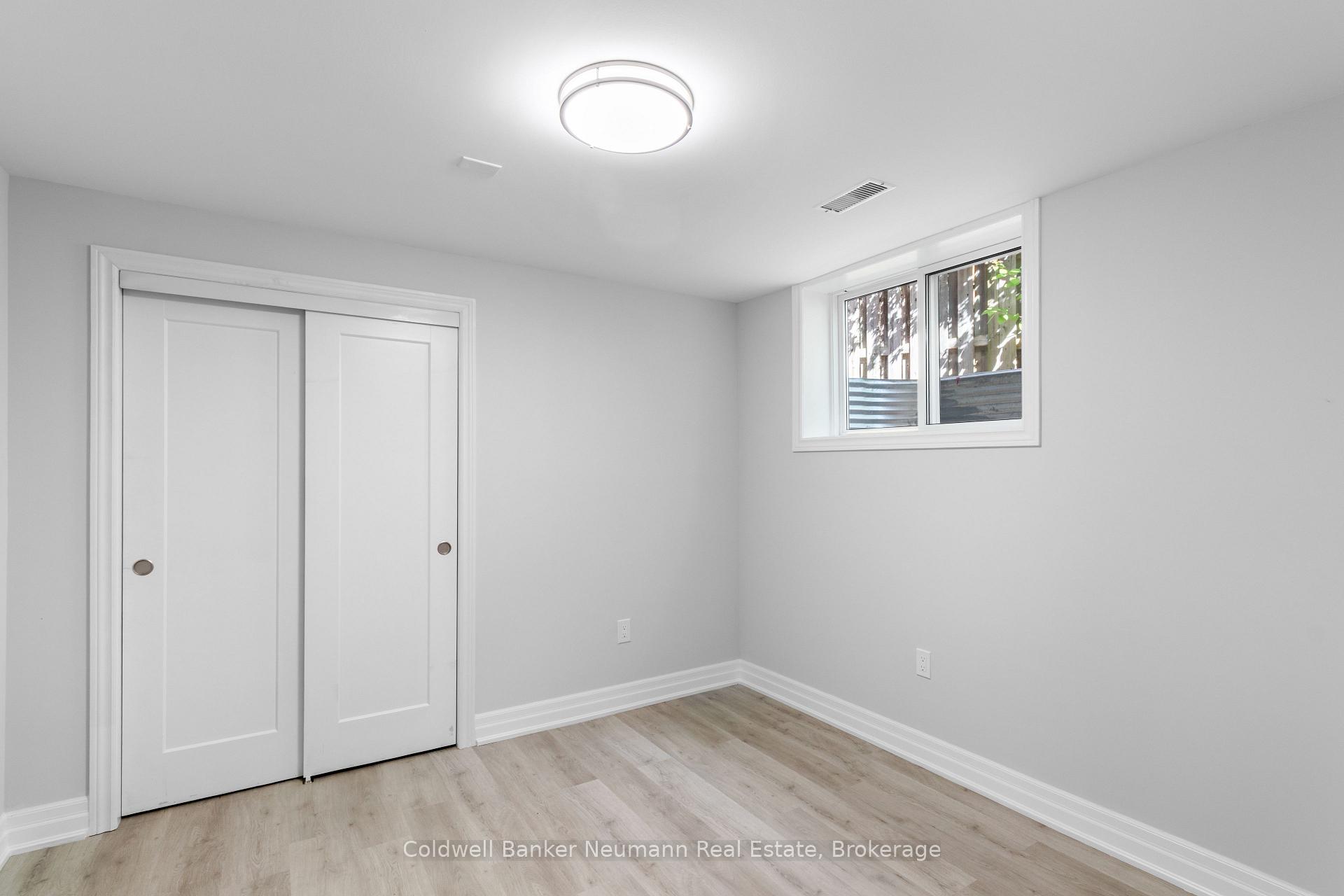Photo 12 of Unit B, 45 Hayward Crescent, Guelph, Clairfields/Hanlon Business Park — HOMEH