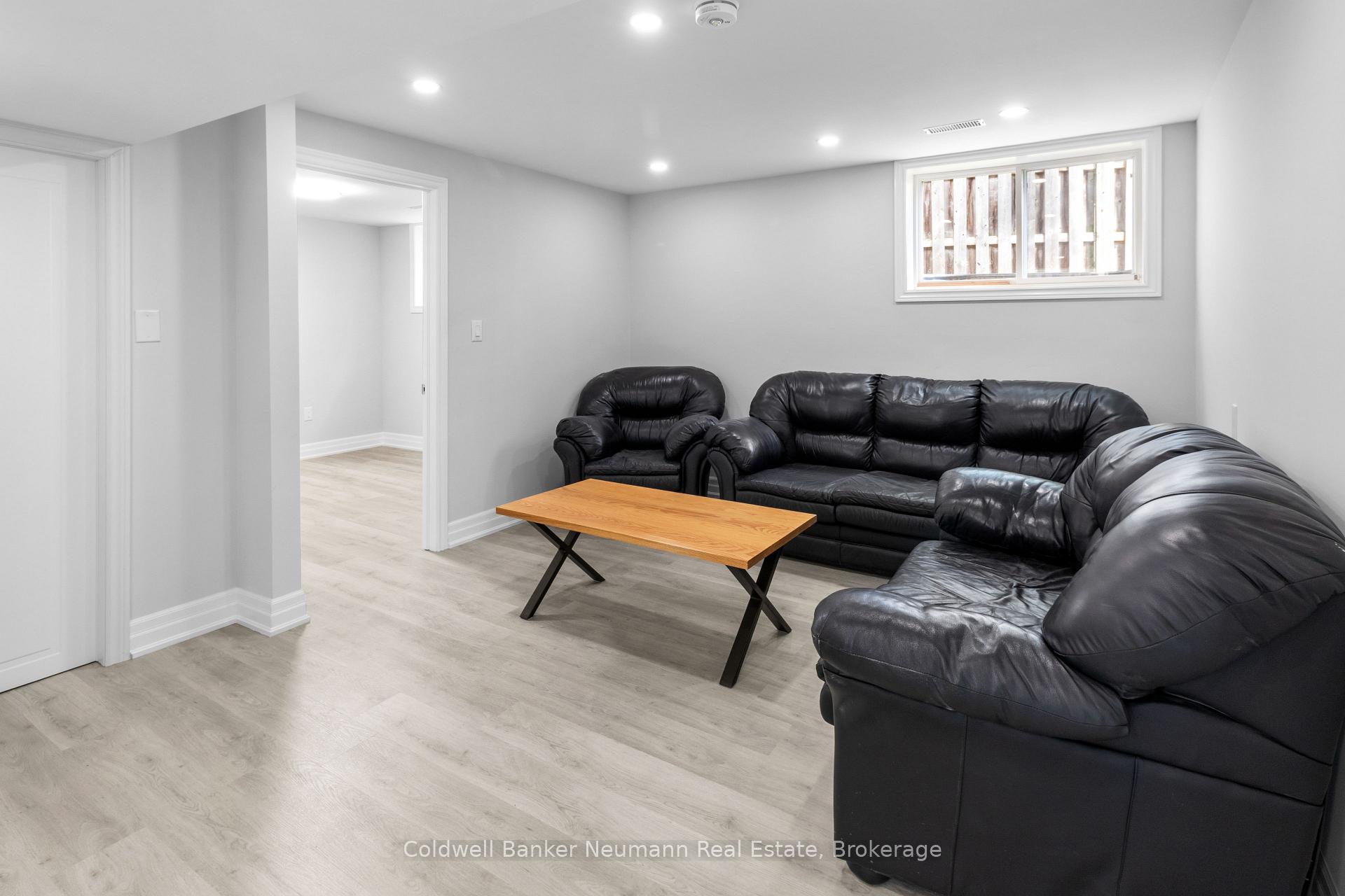 Photo 14 of Unit B, 45 Hayward Crescent, Guelph, Clairfields/Hanlon Business Park — HOMEH
