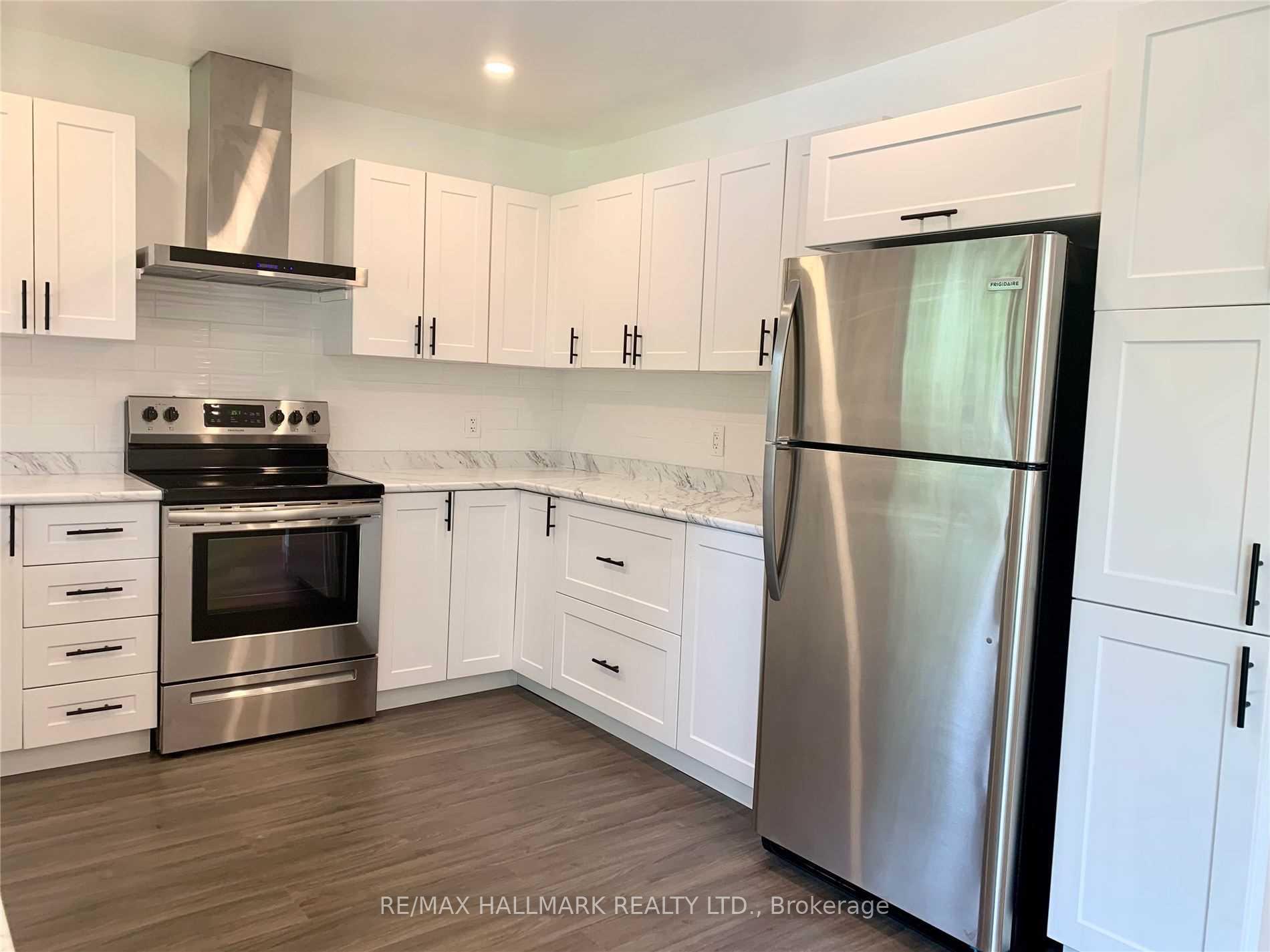Photo 3 of 302 Walter Drive, Georgina, Keswick South — HOMEH