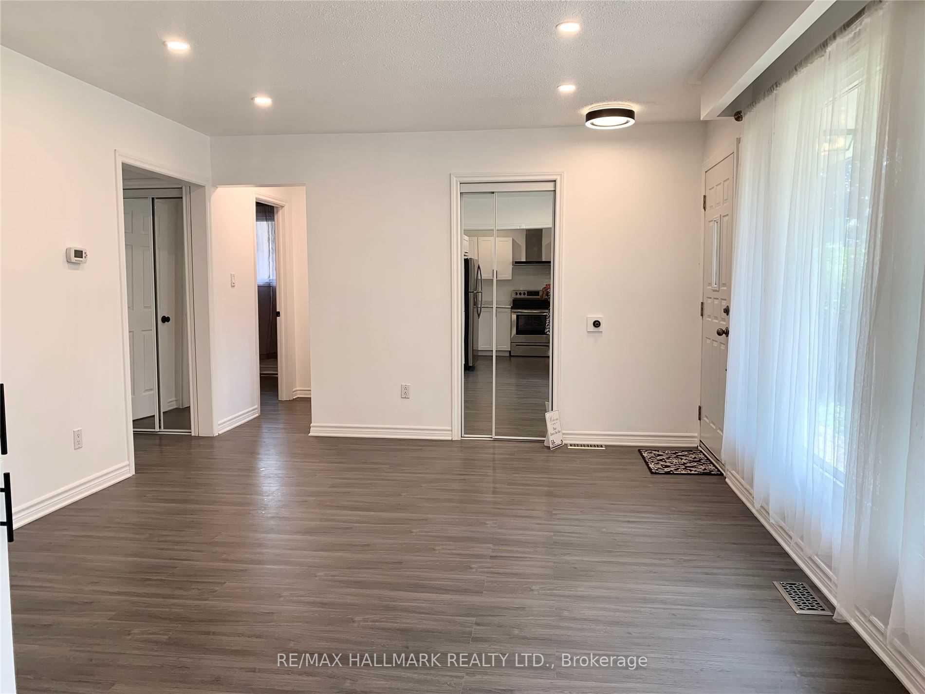 Photo 5 of 302 Walter Drive, Georgina, Keswick South — HOMEH