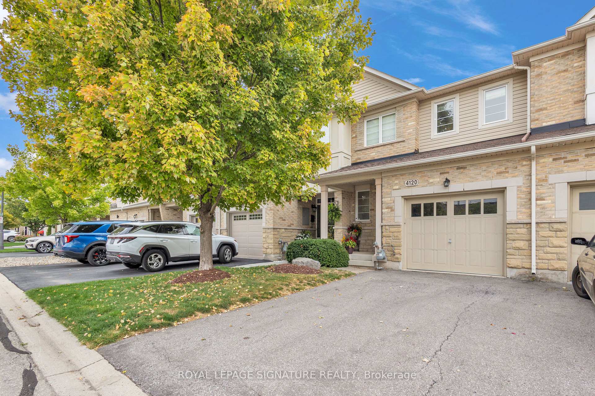 Photo 2 of 4120 Rawlins Common N, Burlington, Rose — HOMEH