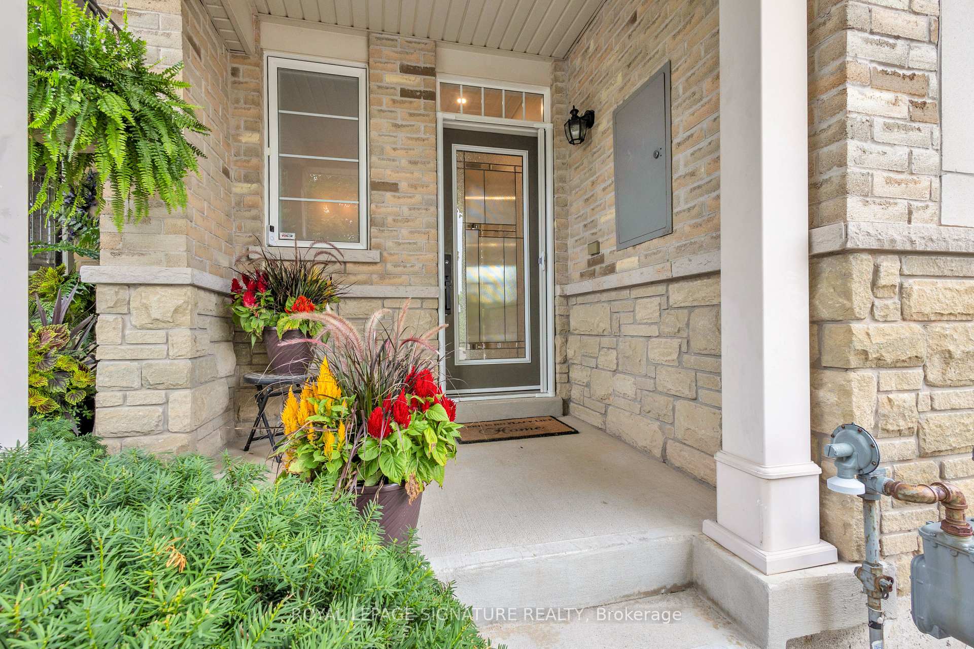 Photo 4 of 4120 Rawlins Common N, Burlington, Rose — HOMEH