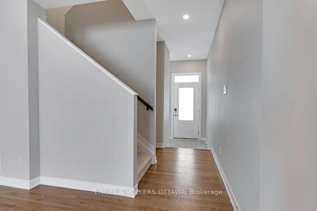 Photo 3 of 680 Expansion Road, Ottawa, Barrhaven - Half Moon Bay — HOMEH