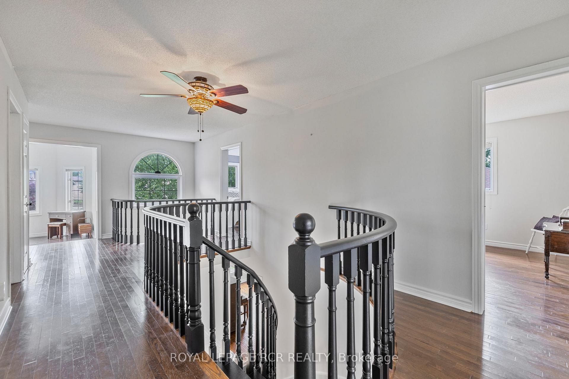 Photo 16 of 11 Litner Crescent, Georgina, Keswick North — HOMEH