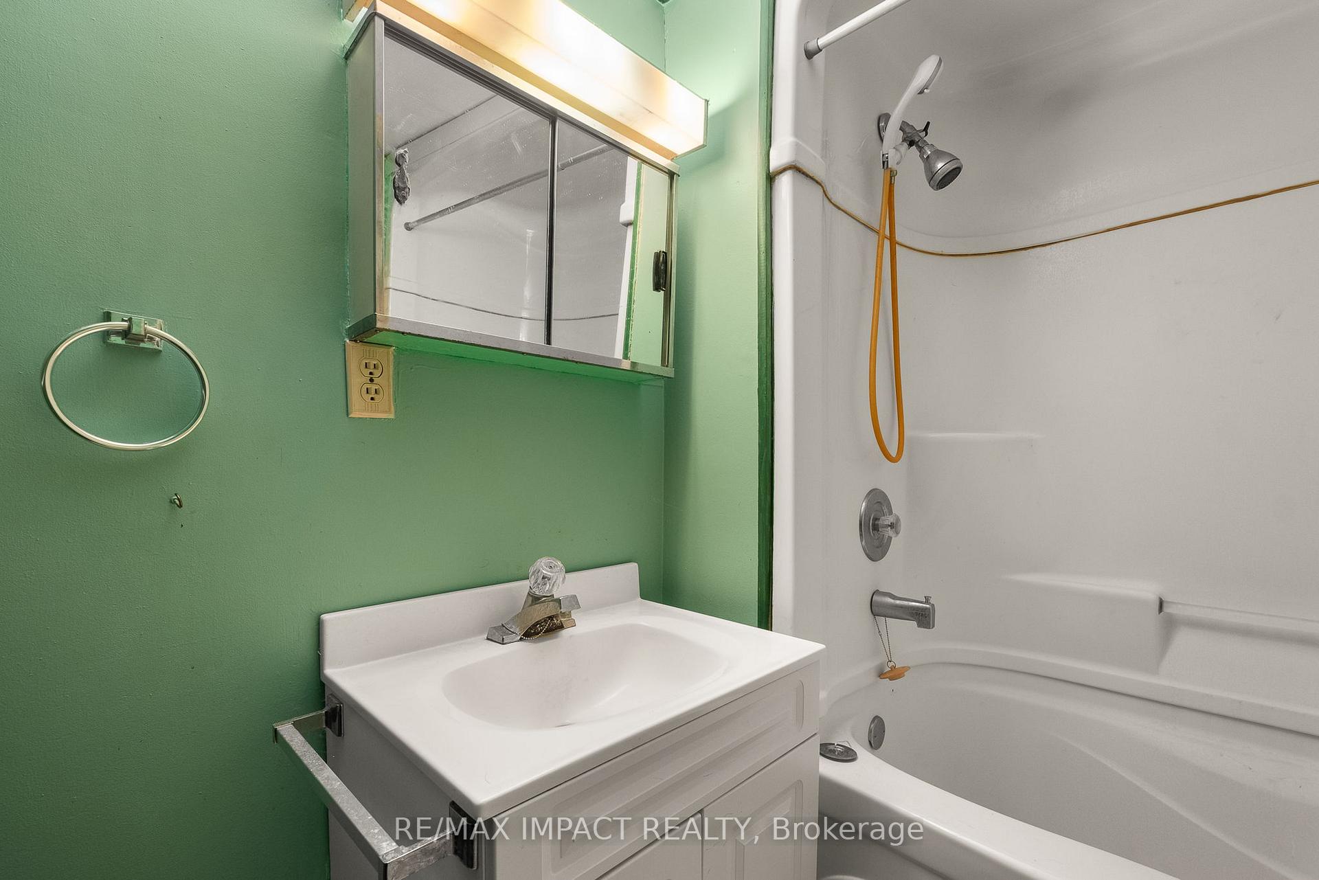 Photo 31 of 5372 Young Street, Hamilton Township, Rural Hamilton — HOMEH