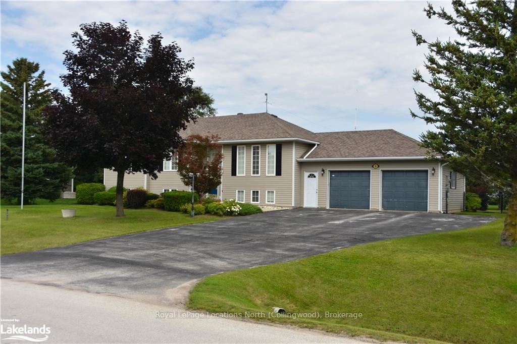 Photo 2 of 38 Mckean Boulevard, Clearview, Nottawa — HOMEH