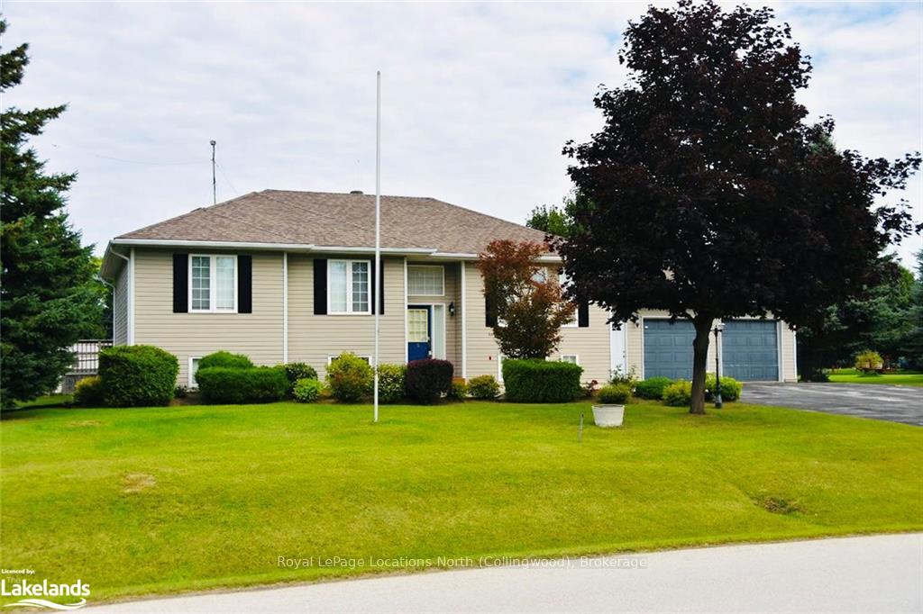 Photo 3 of 38 Mckean Boulevard, Clearview, Nottawa — HOMEH