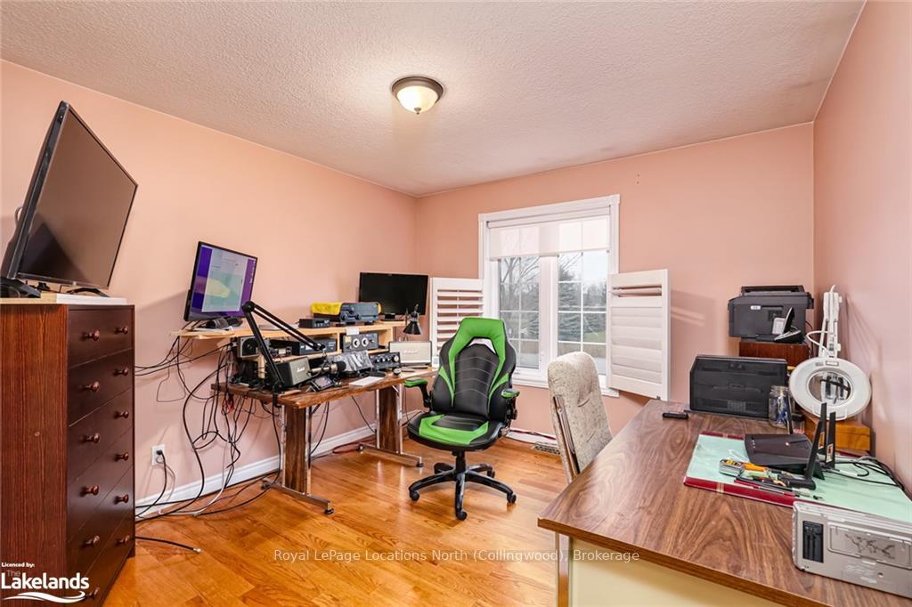 Photo 24 of 38 Mckean Boulevard, Clearview, Nottawa — HOMEH