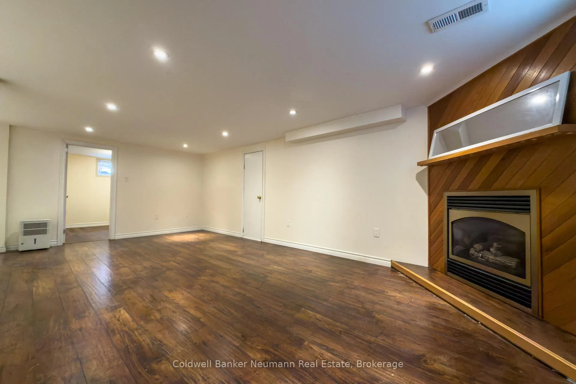 Photo 4 of Unit Lower, 17 Ottawa Crescent, Guelph, St. George's — HOMEH