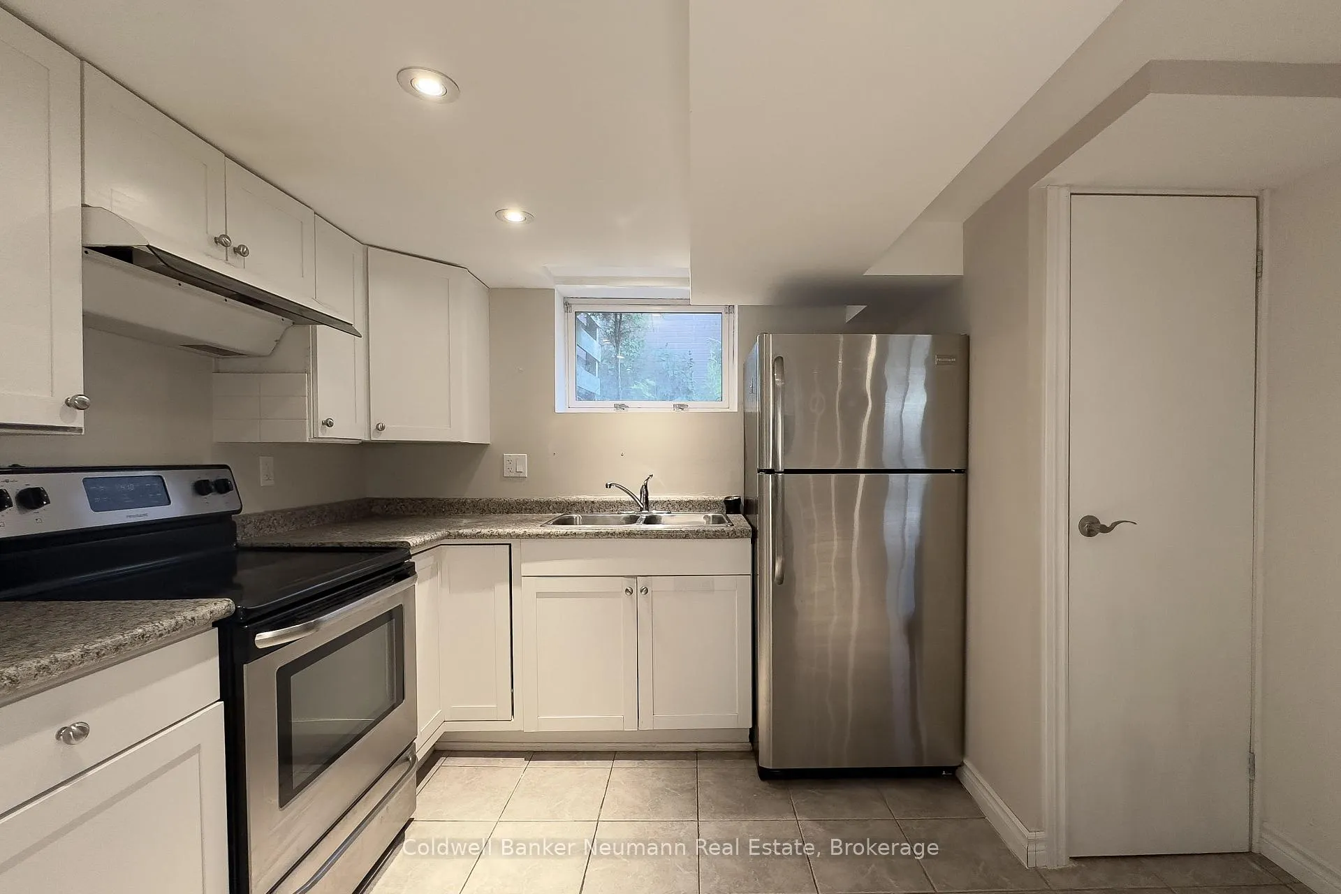 Photo 11 of Unit Lower, 17 Ottawa Crescent, Guelph, St. George's — HOMEH