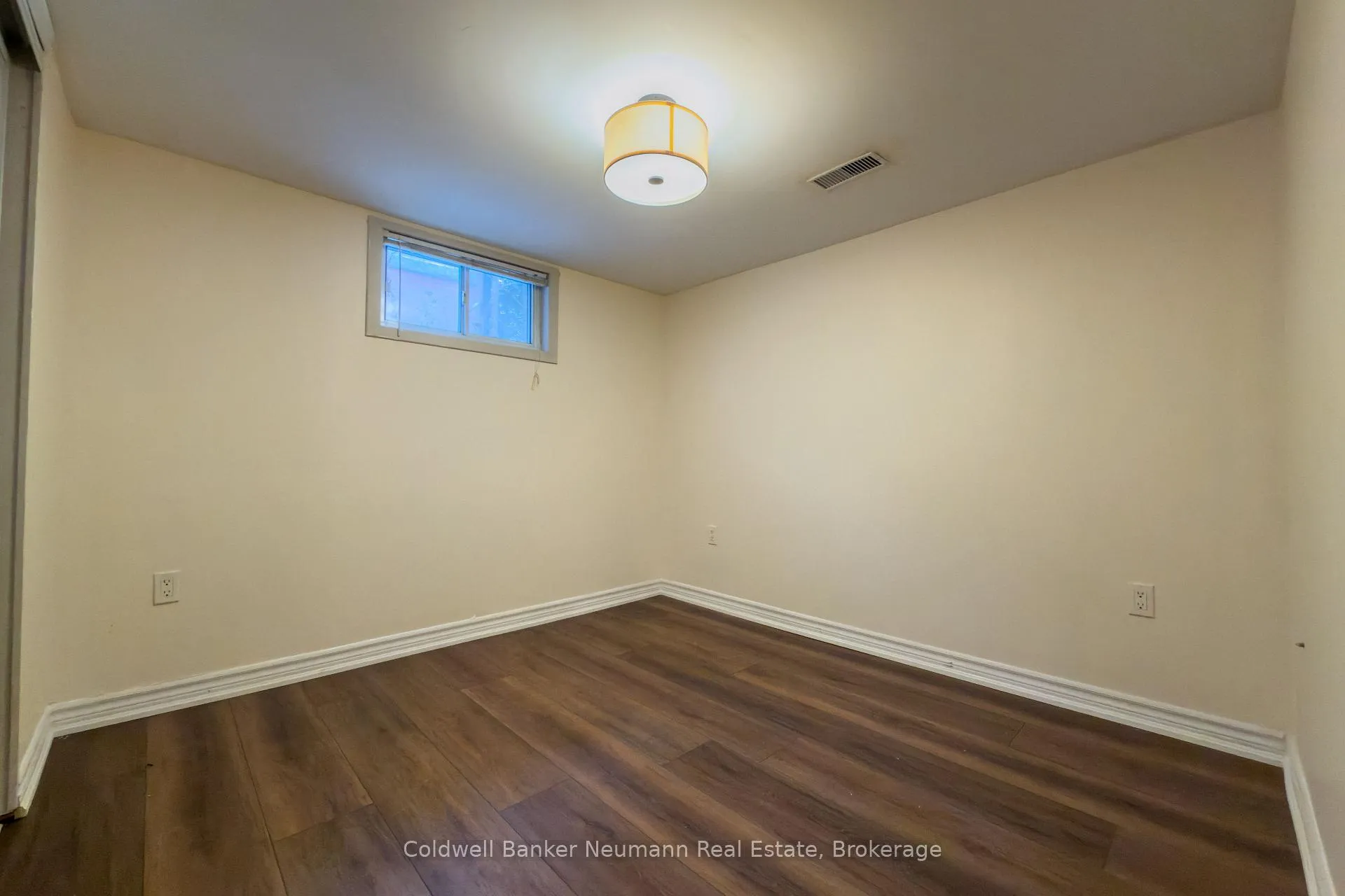 Photo 17 of Unit Lower, 17 Ottawa Crescent, Guelph, St. George's — HOMEH