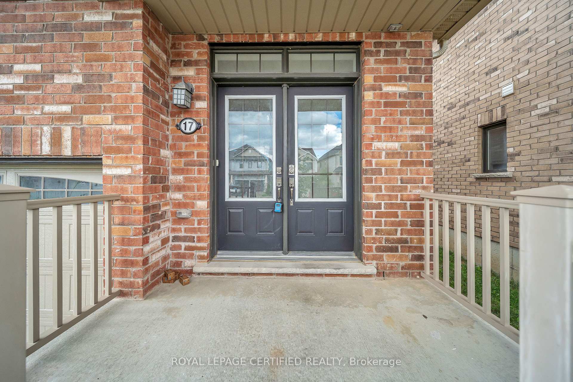Photo 2 of 17 Arnold Marshall Boulevard, Haldimand — HOMEH