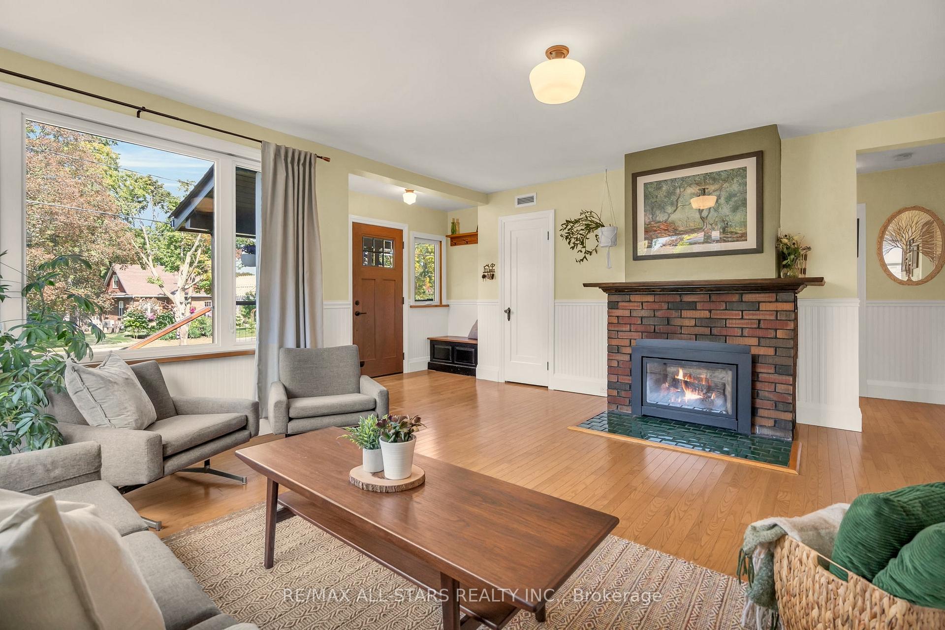 Photo 10 of 61 Holgate Street, Barrie, Allandale — HOMEH