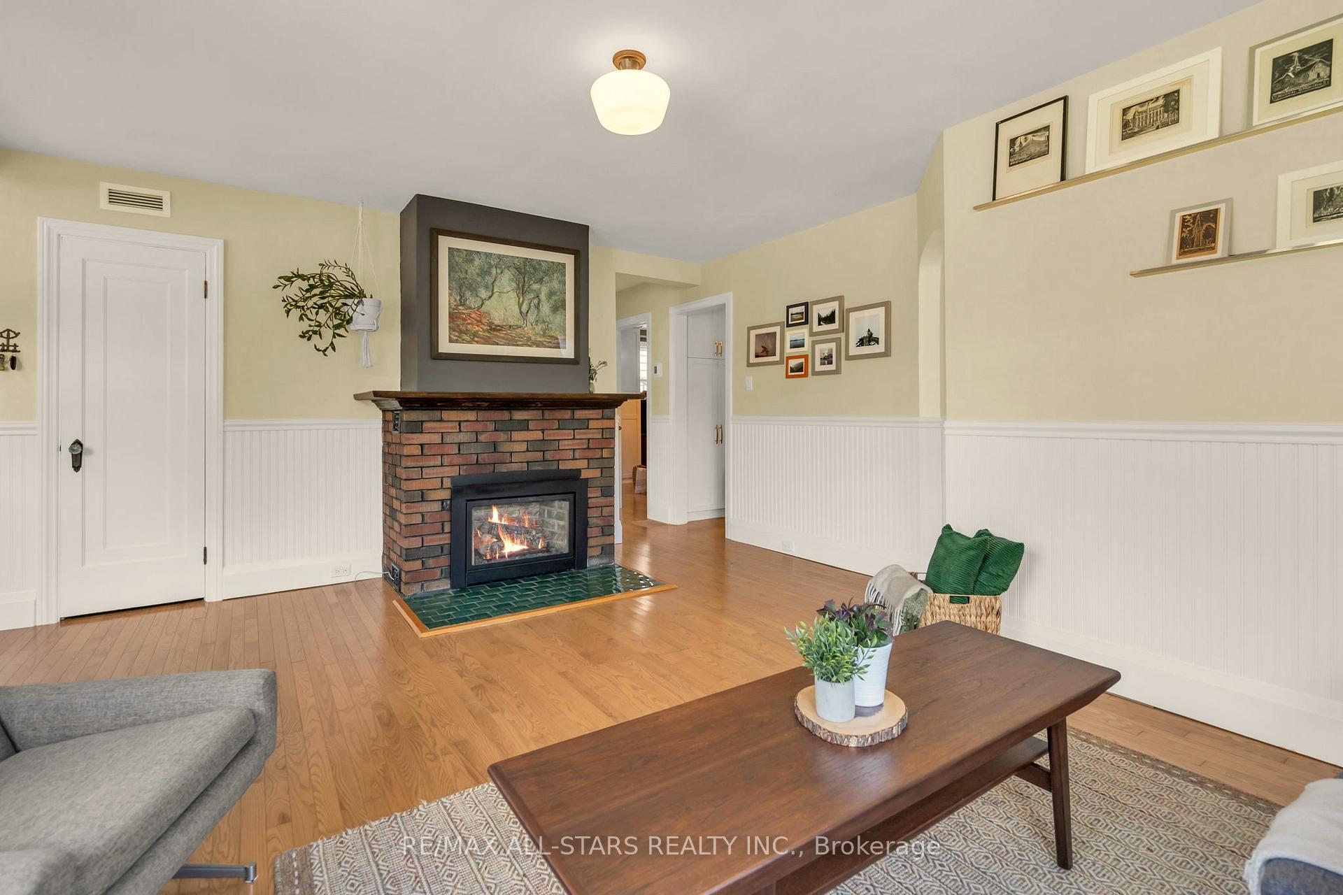 Photo 11 of 61 Holgate Street, Barrie, Allandale — HOMEH