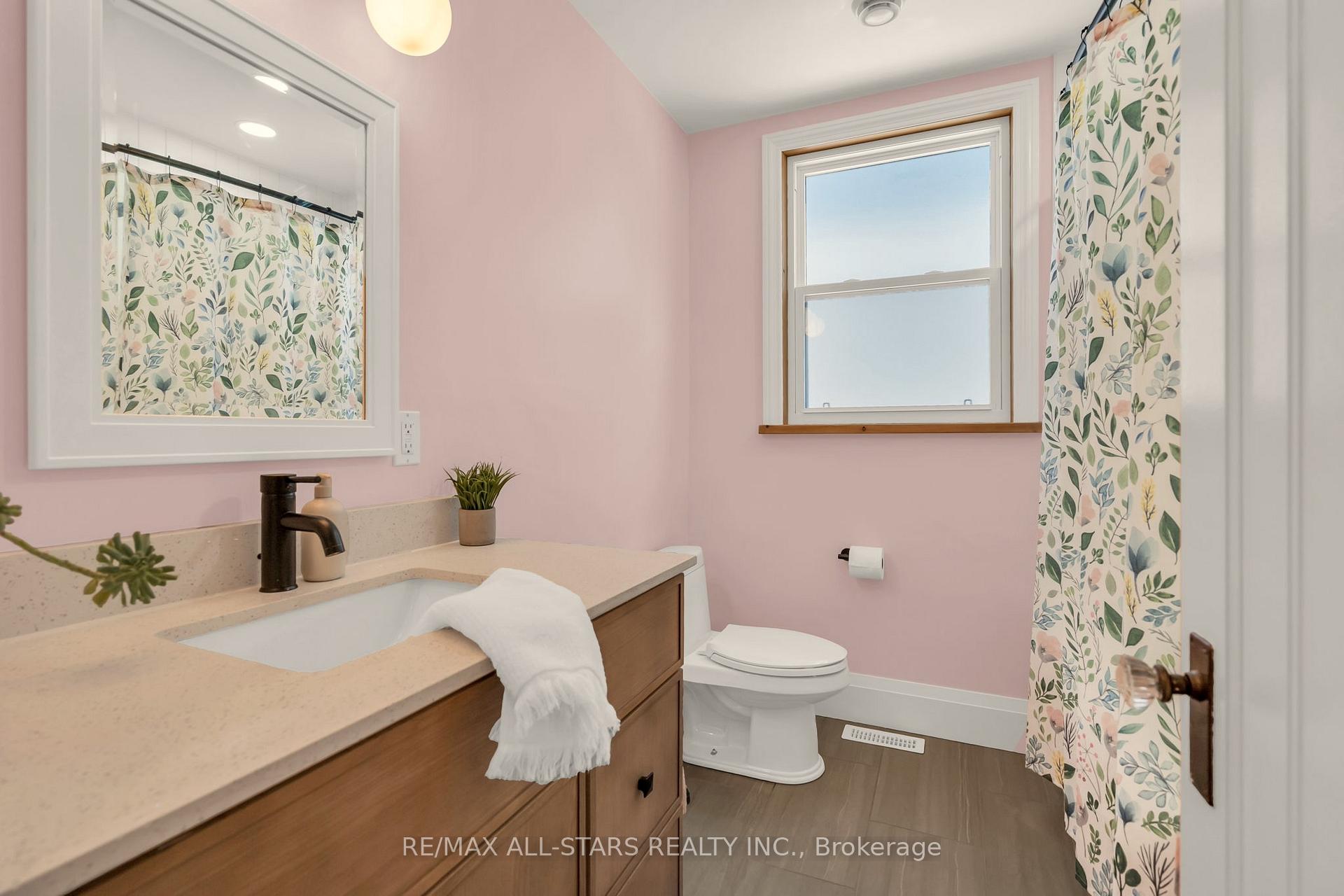 Photo 29 of 61 Holgate Street, Barrie, Allandale — HOMEH