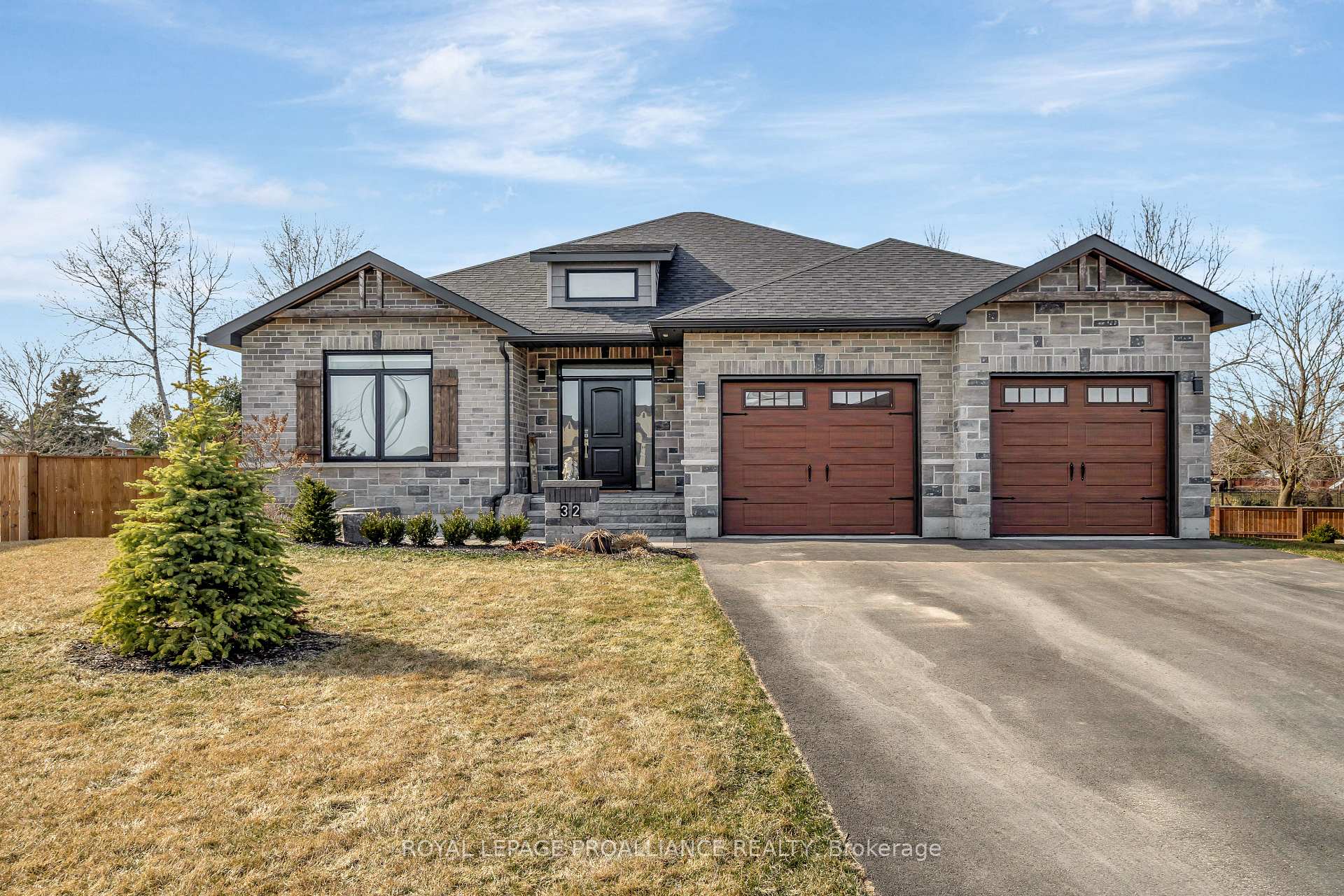 Photo 1 of 32 Lehtinen Crescent, Belleville, Belleville Ward — HOMEH