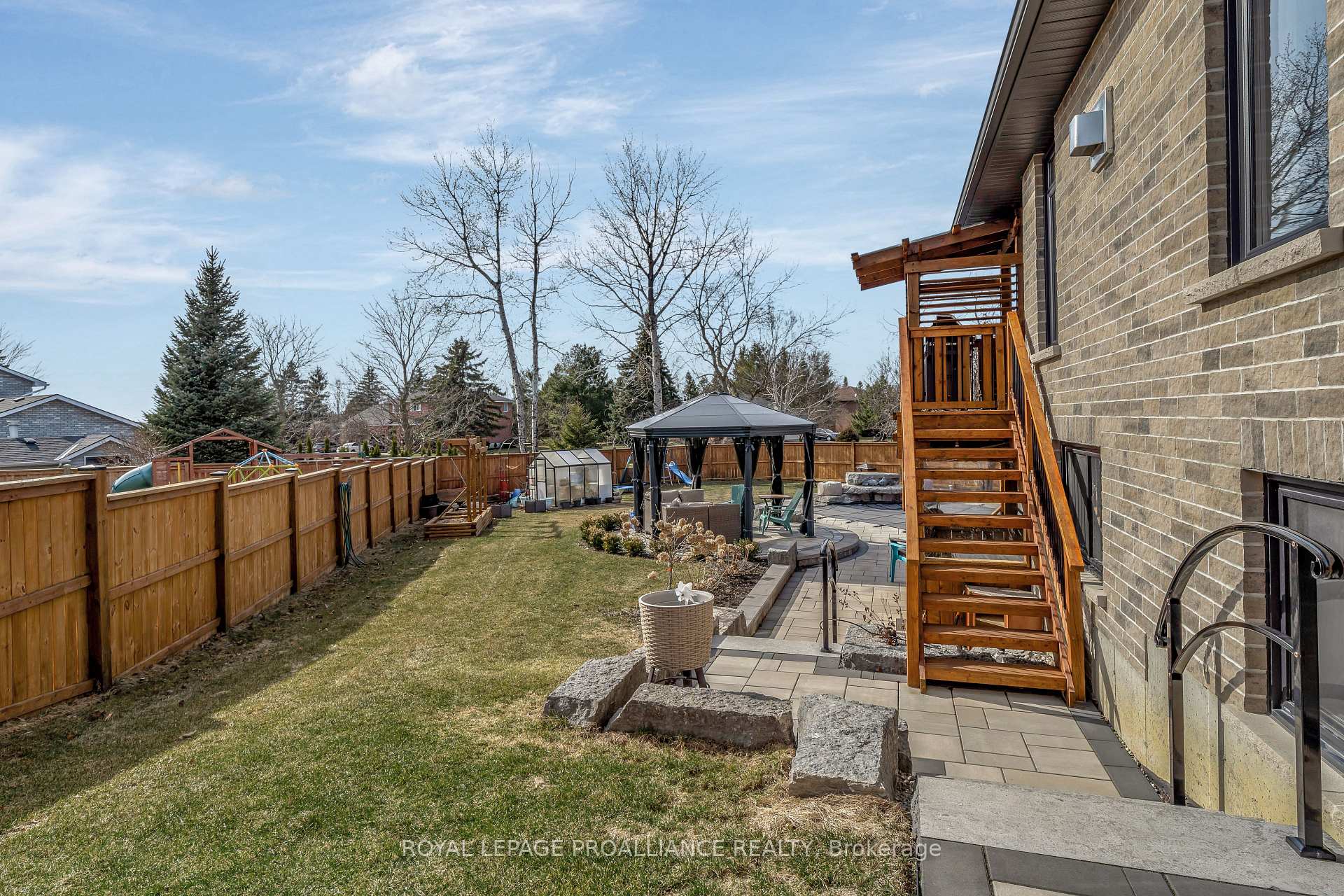 Photo 18 of 32 Lehtinen Crescent, Belleville, Belleville Ward — HOMEH