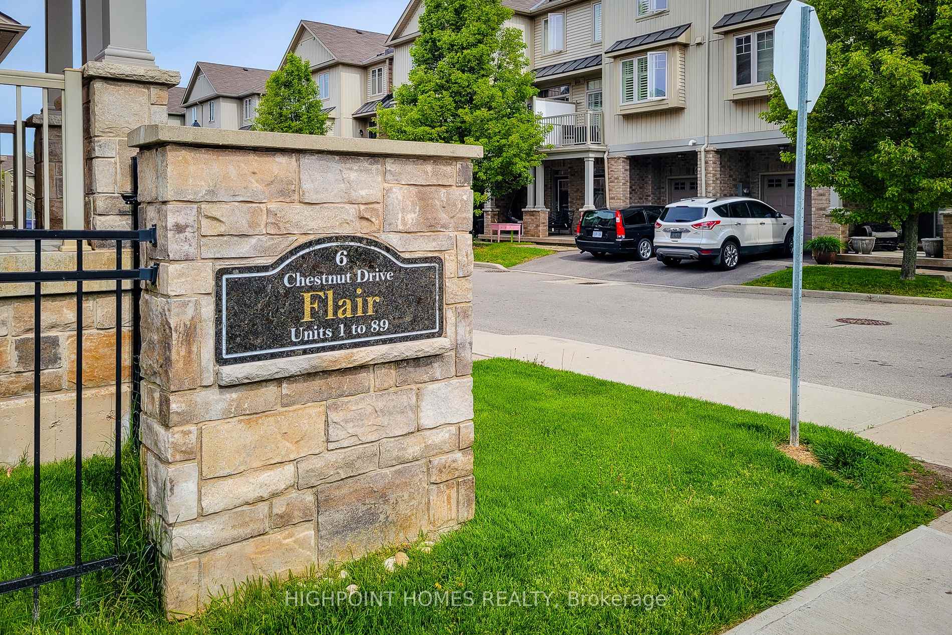 Front of Unit 15, 6 Chestnut Drive