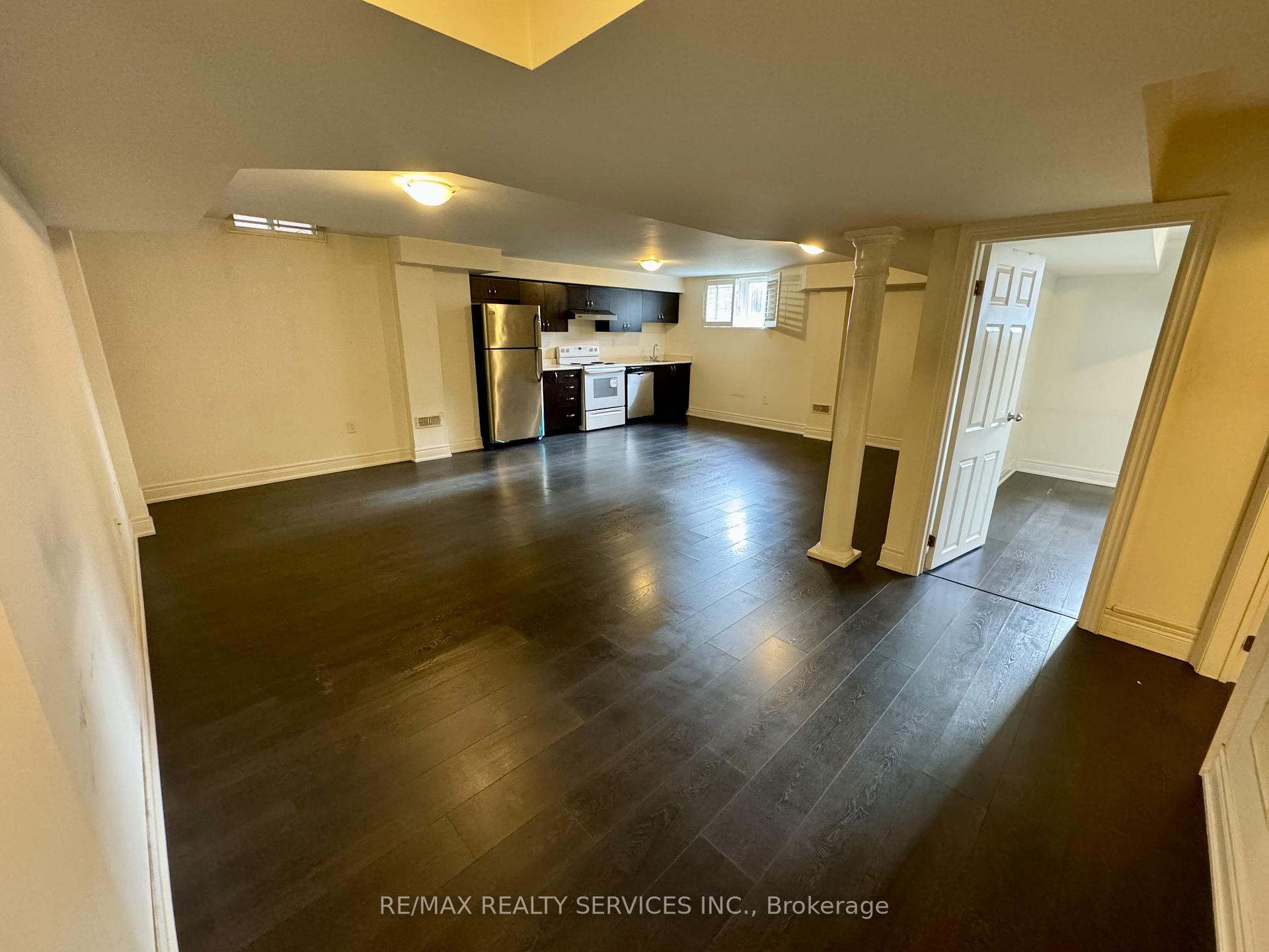 Front of Unit Bsmt, 203 Sussexvale Drive