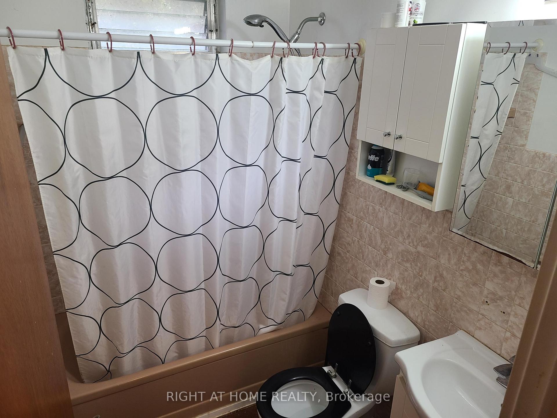 Photo 4 of 253 Hampton Heath Road, Burlington, Appleby — HOMEH